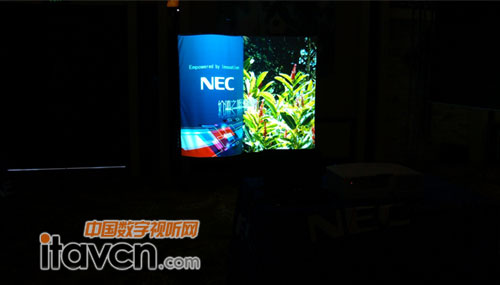 ͶӰ-1̨NEC PA500X+