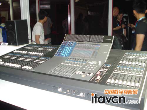 palm 2011：雅马哈数字调音台M7CL-48ES