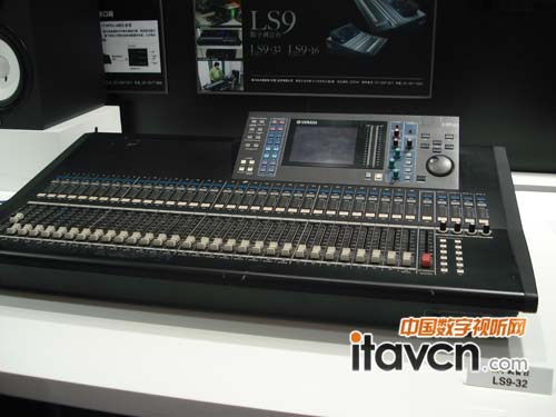 palm 2011：雅马哈数字调音台LS9-32