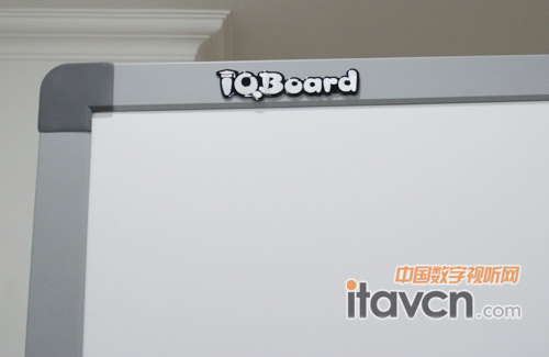 IQBoard V7ѹʽӰװϽǵLOGO