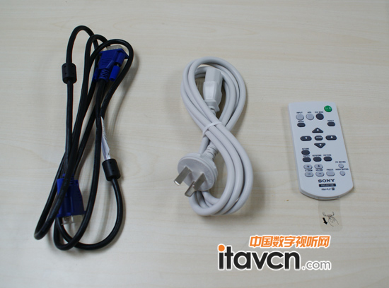SONY VPL-SX135